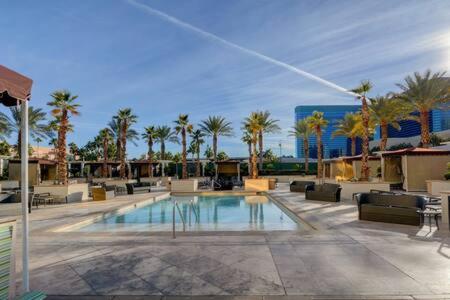 Mgm Signature-15-717 F1 Track & Strip View Balcony Las Vegas Bagian luar foto