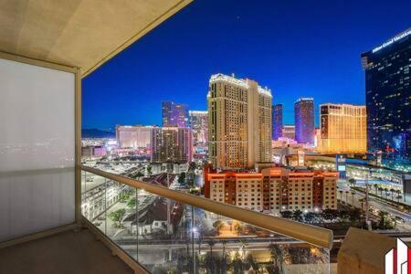Mgm Signature-15-717 F1 Track & Strip View Balcony Las Vegas Bagian luar foto